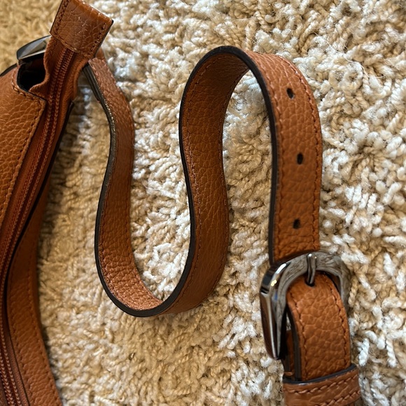 Gucci GG Charm Hobo Camel Pebbled Leather Shoulder Bag - Picture 11 of 16